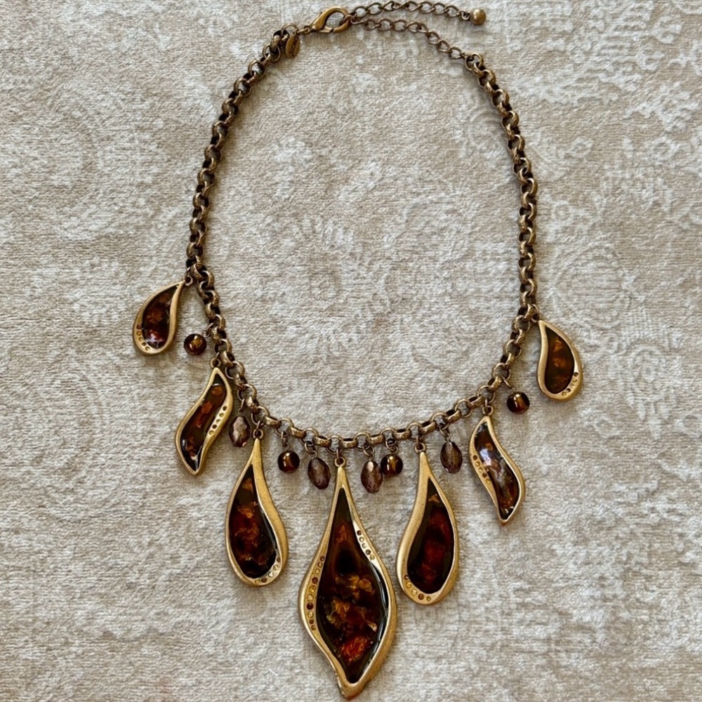 Chico’s Teardrop Pendant Statement Necklace Amber Marbled Stone Beaded Gold Tone